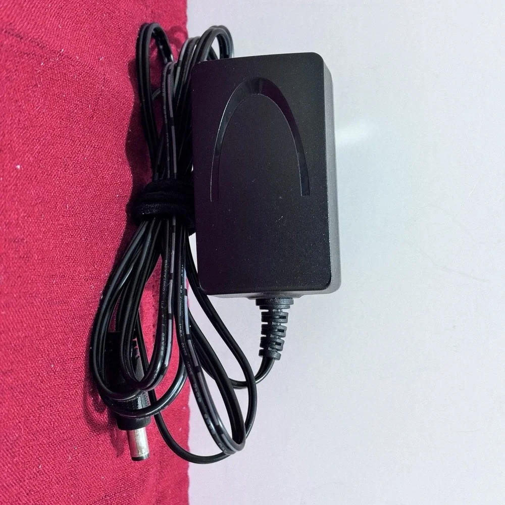 Minger Class 2 AC To DC Power Adapter Model TPQ-228A120150UW01 Output 12V 1.5A